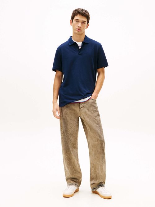 Polo-De-Punto-Gofrado-Regular-Con-Logo-De-Hombre-Tommy-Jeans-DM0DM22703-C1G
