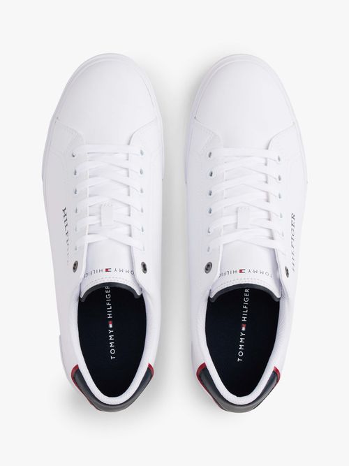 Tenis-modernos-de-uso-diario-con-suela-comoda-y-logo-FM0FM05759-YBS