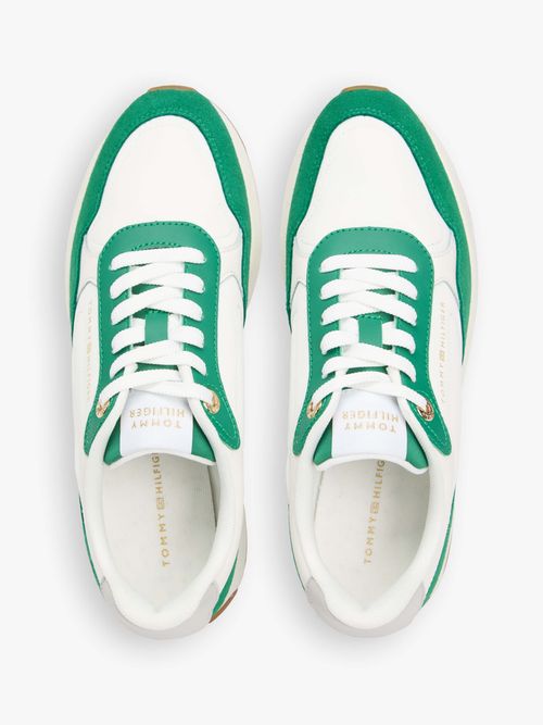 Tenis-versatiles-con-diseno-moderno-y-detalles-iconicos-de-la-marca-FW0FW08950-02X