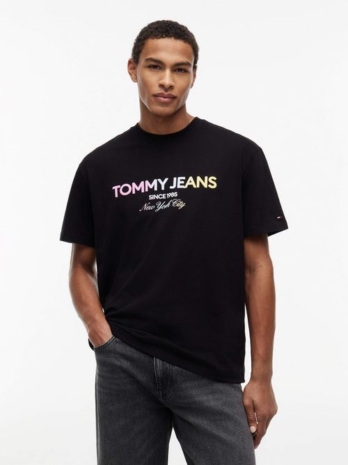 playera-con-logo-tommy-jeans-para-hombre-dm0dm23385-bds