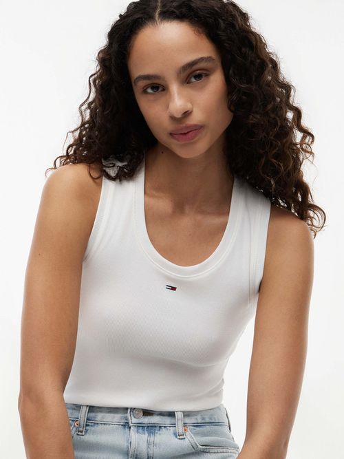 playera-slim-de-cuello-redondo-con-logo-bordado-para-mujer-dw0dw20673-ybl