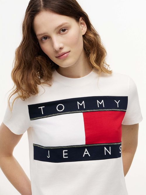 playera-con-logo-de-tommy-para-mujer-dw0dw22818-ybh