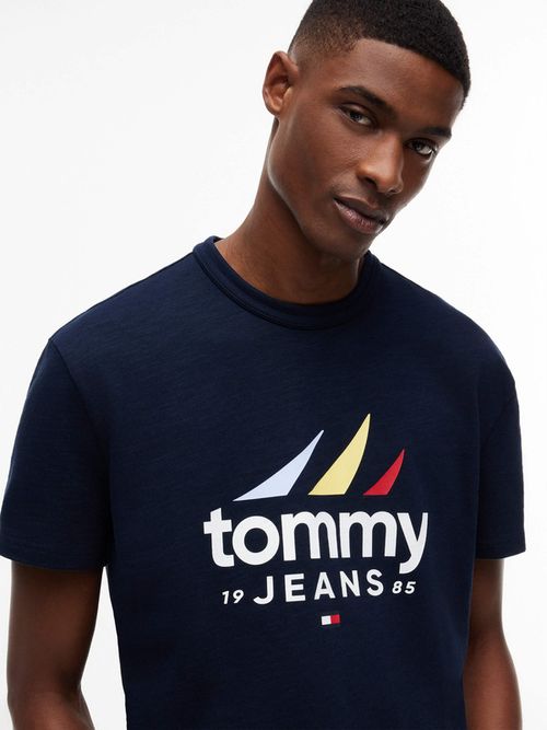 playera-cuello-redondo-con-diseno-para-hombre-dm0dm23187-c1g