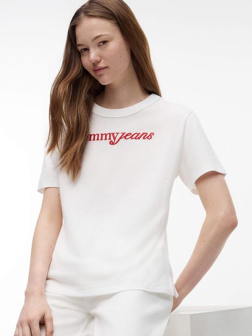 playera-cuello-redondo-con-logo-tommy-jeans-para-mujer-dw0dw22812-ybl