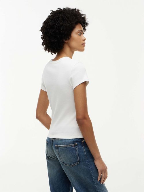 playera-de-corte-slim-con-escudo-ww0ww50018-ybl