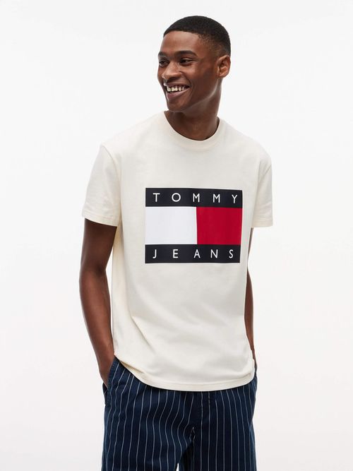playera-con-cuello-redondo-y-logo-para-hombre-tommy-jeans-dm0dm22645-aef