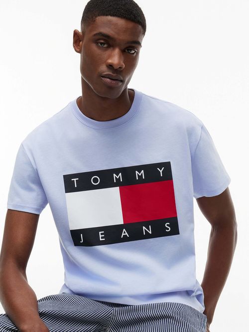 playera-con-cuello-redondo-y-logo-para-hombre-tommy-jeans-dm0dm22645-c5r
