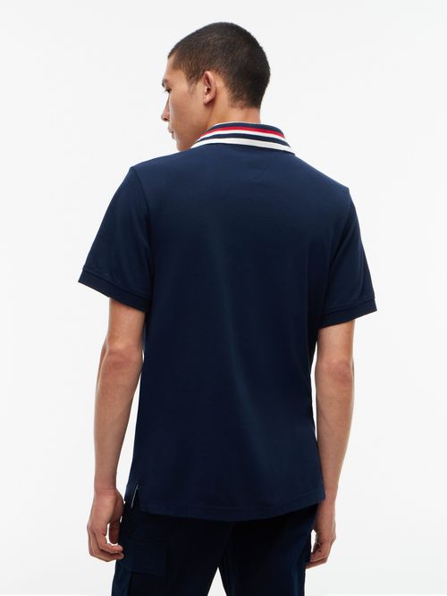 polo-con-diseno-en-cuello-tommy-jeans-dm0dm23533-c1g